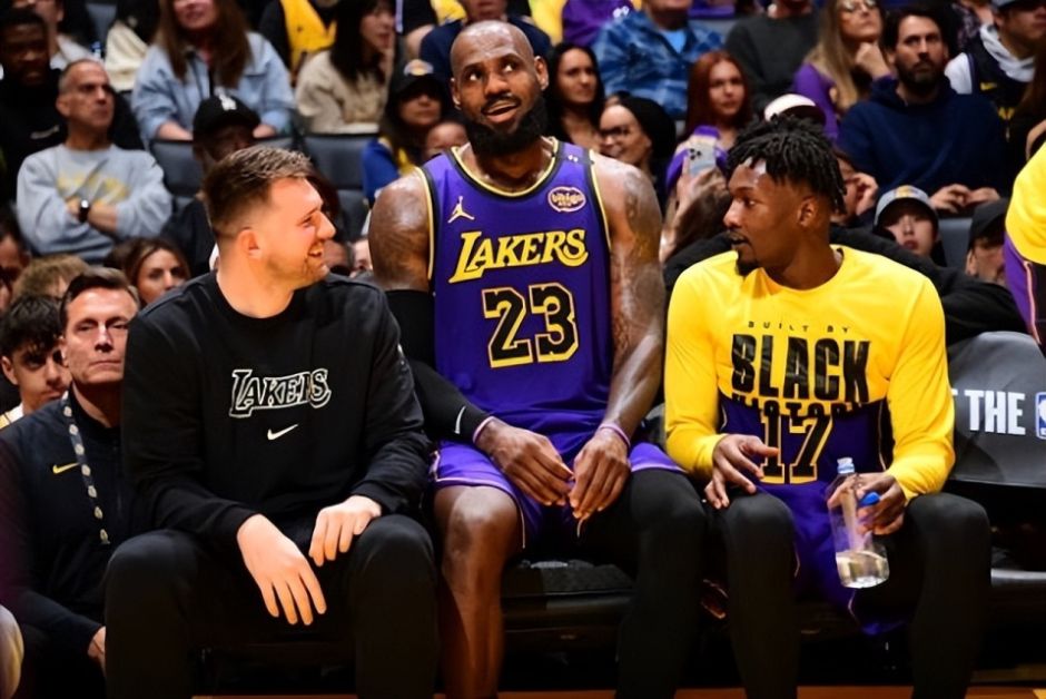 GA黄金甲平台-3D悍将跳出合同湖人心不慌！一招或先签后换，挖中锋辅佐詹皇冲冠