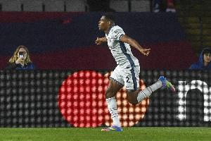 GA黄金甲平台-对阵巴塞罗那的两回合比赛中，邓弗里斯已经参与4粒进球