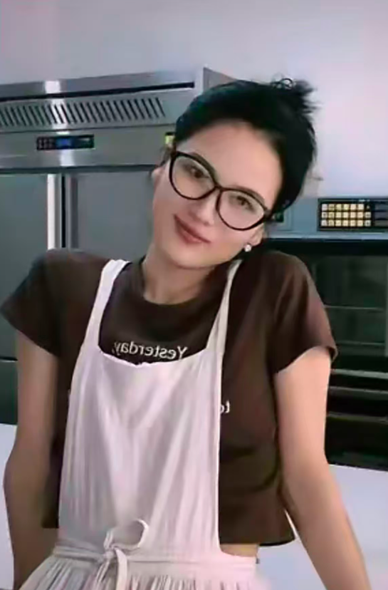 GA黄金甲官方网站-大瓜！美艳老板娘出轨18岁暑假工，聊天记录炸裂，称男生是永动机