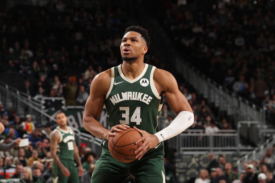 GA黄金甲官方网站-字母哥27+9+8复出首胜！雄鹿灭爵士结束4连败 乔治22分