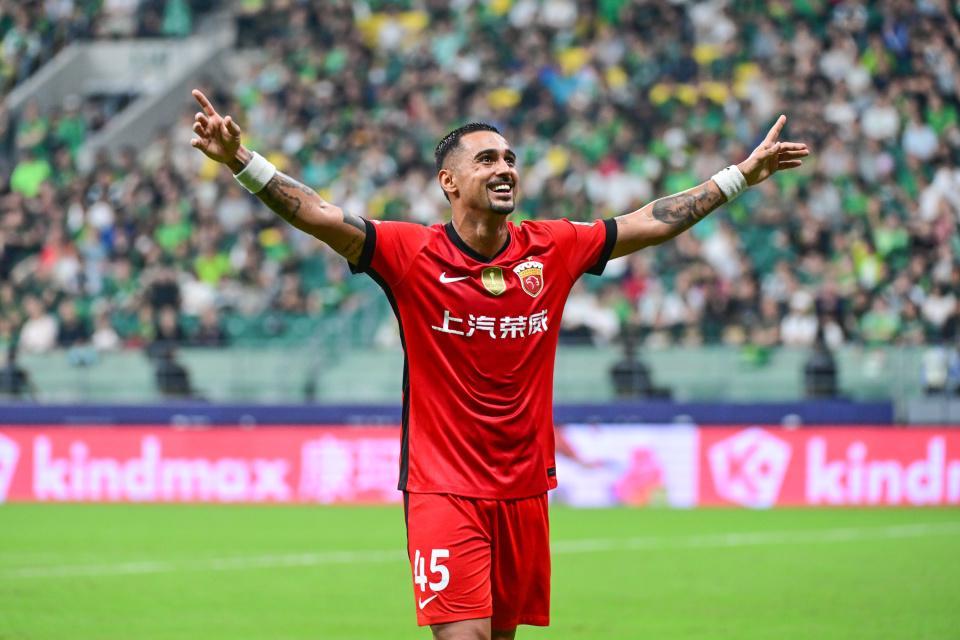 GA黄金甲平台-莱昂纳多2026首球！破149天球荒，吐舌头庆祝，蒯纪闻妙传